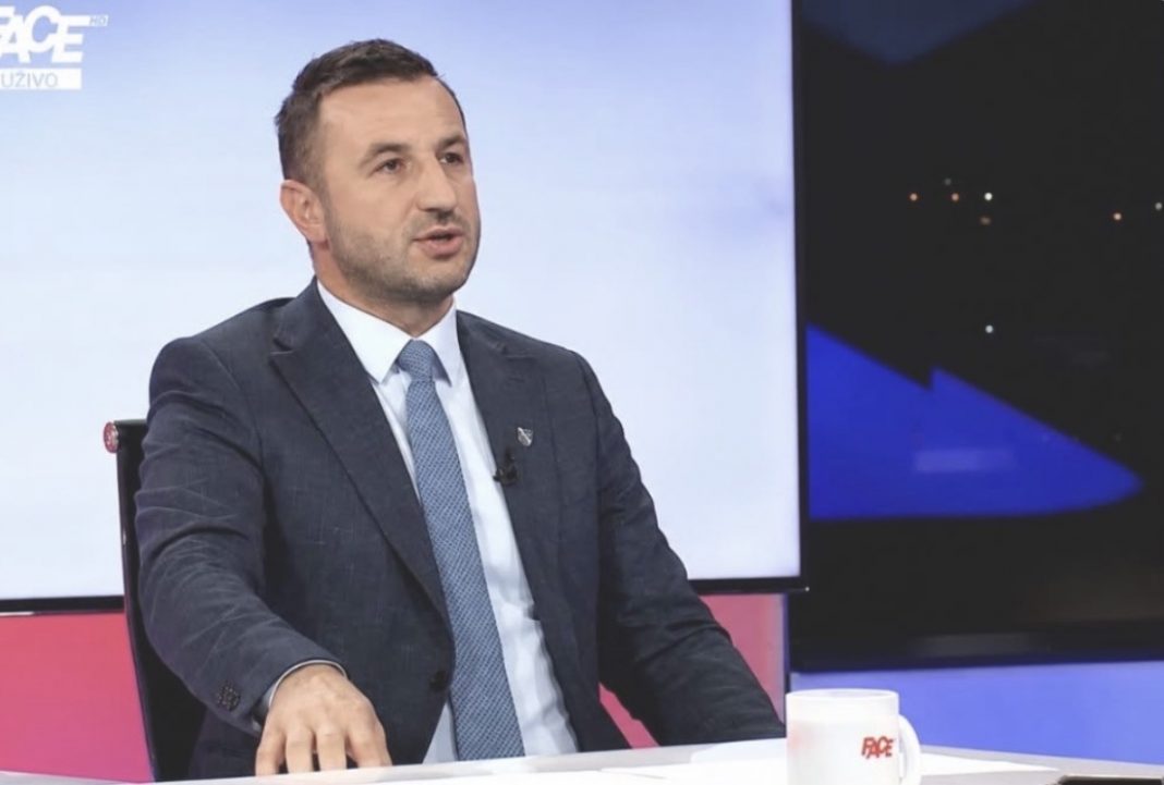 Efendić, EKSKLUZIVNO: “Neću biti PREMIJER Kantona ni Federacije, DRŽAVE MOŽDA! Vratit ćemo REPUBLIKU BiH!” - featured image Efendić, EKSKLUZIVNO: “Neću biti PREMIJER Kantona ni Federacije, DRŽAVE MOŽDA! Vratit ćemo REPUBLIKU BiH!” - featured image