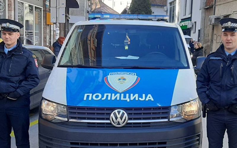Tuča na izborima: Posmatrač fizički napao člana izborne komisije - featured image Tuča na izborima: Posmatrač fizički napao člana izborne komisije - featured image