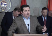 SKANDALOZNE UVREDE NENADA STEVANDIĆA: Konakoviću poručio da će proći kao “El-Mudžahedin”, Dodik se smijao…(VIDEO) SKANDALOZNE UVREDE NENADA STEVANDIĆA: Konakoviću poručio da će proći kao “El-Mudžahedin”, Dodik se smijao…(VIDEO) - featured image