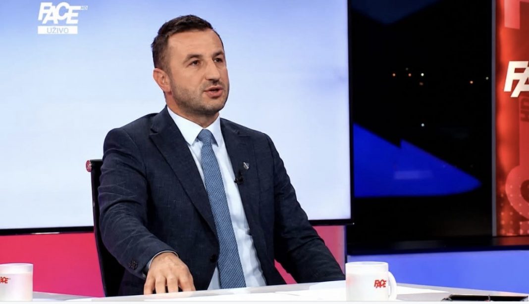 Efendić, EKSKLUZIVNO: “Neću biti PREMIJER Kantona ni Federacije, DRŽAVE MOŽDA! Vratit ćemo REPUBLIKU BiH!” - featured image Efendić, EKSKLUZIVNO: “Neću biti PREMIJER Kantona ni Federacije, DRŽAVE MOŽDA! Vratit ćemo REPUBLIKU BiH!” - featured image