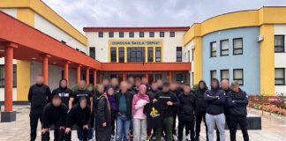 BH Fanaticosi u Žepču posjetili djevojčicu kojoj su skidali hidžab: Sva djeca trebaju biti jednaka i zaštićena! - featured image