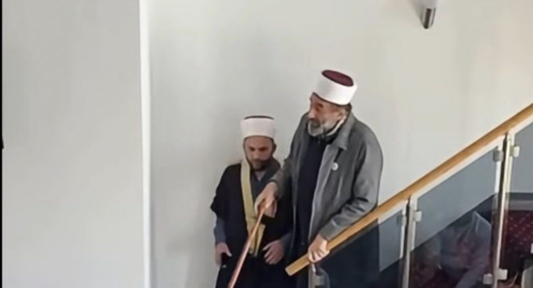 Incident na džumi u Beogradu: Bivši muftija Jusufspahić nije dao lokalnom imamu da održi hutbu - featured image