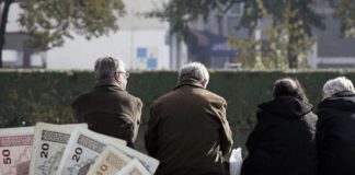 Lijepe vijesti za desetine hiljada penzionera u BiH: Dodatak u iznosu od 14 KM za godinu staža Lijepe vijesti za desetine hiljada penzionera u BiH: Dodatak u iznosu od 14 KM za godinu staža - featured image