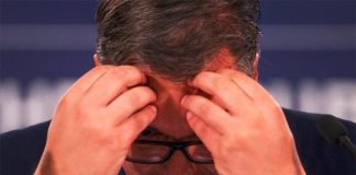 GOTOV JE!: Vučić ima dvije mogućnosti, da prizna totalni poraz ili da pred svima navuče fantomku GOTOV JE!: Vučić ima dvije mogućnosti, da prizna totalni poraz ili da pred svima navuče fantomku - featured image