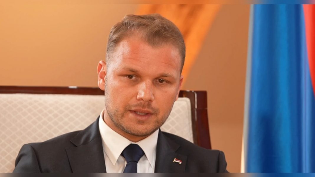 Stanivukoviću stigao brutalan odgovor iz Srbije: ‘Ostao si na pogrešnoj strani historije’ - featured image Stanivukoviću stigao brutalan odgovor iz Srbije: ‘Ostao si na pogrešnoj strani historije’ - featured image
