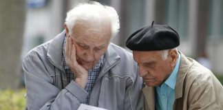 PENZIONERI NAJVIŠE GLEDAJU U OVE BROJKE: Kolika je najniža penzija u RS, a kolika u FBiH PENZIONERI NAJVIŠE GLEDAJU U OVE BROJKE: Kolika je najniža penzija u RS, a kolika u FBiH - featured image