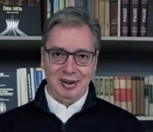 Vučić se obrušio: “Kretenu jedan, bolje je biti u zatvoru nego uz tebe” Vučić se obrušio: “Kretenu jedan, bolje je biti u zatvoru nego uz tebe” - featured image