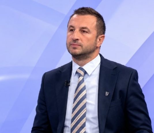 EFENDIĆ ŽESTOKO PORUČIO: Udario na Srbiju i Hrvatsku, poslao jasnu poruku susjedima EFENDIĆ ŽESTOKO PORUČIO: Udario na Srbiju i Hrvatsku, poslao jasnu poruku susjedima - featured image