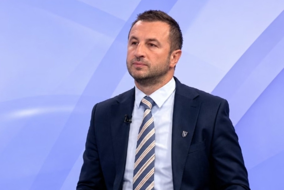 EFENDIĆ ŽESTOKO PORUČIO: Udario na Srbiju i Hrvatsku, poslao jasnu poruku susjedima - featured image EFENDIĆ ŽESTOKO PORUČIO: Udario na Srbiju i Hrvatsku, poslao jasnu poruku susjedima - featured image