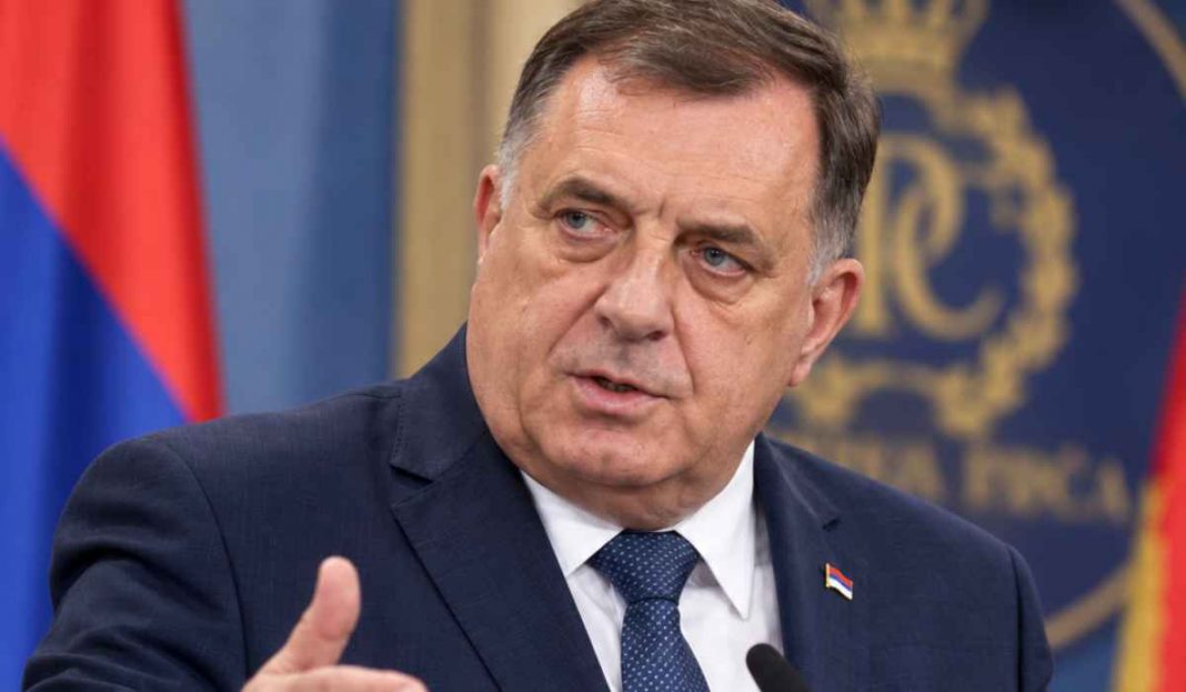 DODIK SE OBRATIO DIJASPORI: PORUKA KOJA ĆE ODJEKNUTI - featured image DODIK SE OBRATIO DIJASPORI: PORUKA KOJA ĆE ODJEKNUTI - featured image