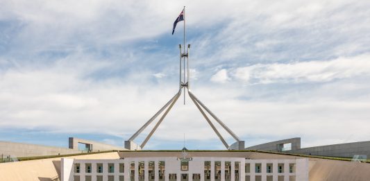 Australija traži veću odgovornost platformi: Predstavnički dom usvojio prijedlog, Senat tek odlučuje Zgrada Parlamenta Australije u Canberri, arhiva 2019.
