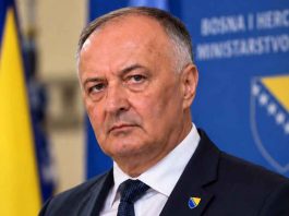HELEZ KRITIZIRAO VISOKA PRIMANJA POLITIČARA I ODBACIO ODGOVORNOST - featured image