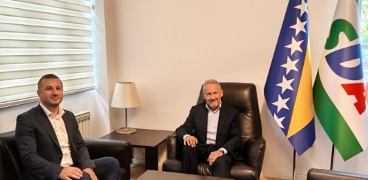 Sastanak Izetbegovića i Efendića: Razgovarali o formiranju vlasti i popravljanju stanja u državi Sastanak Izetbegovića i Efendića: Razgovarali o formiranju vlasti i popravljanju stanja u državi - featured image