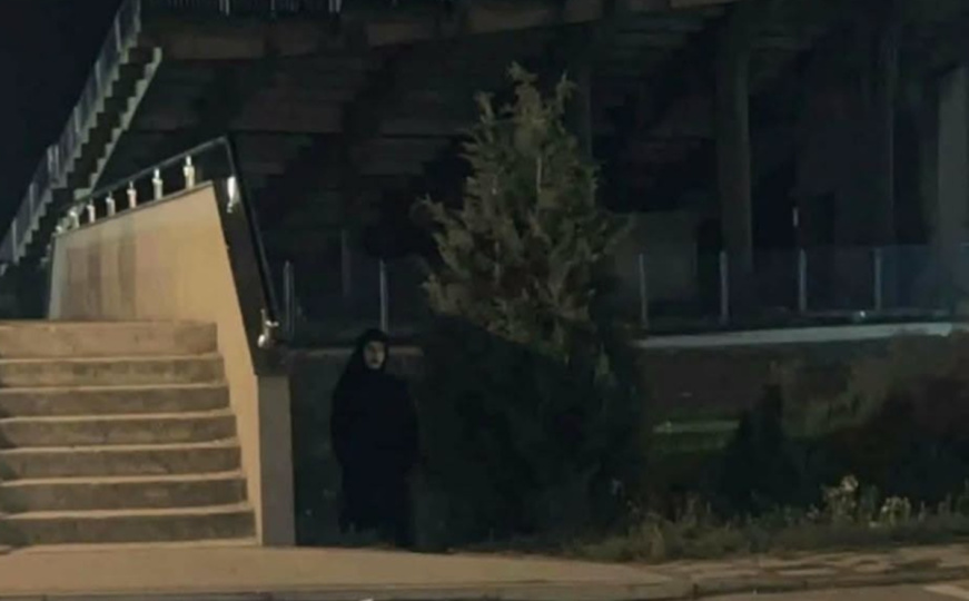 Uhapšene 'groke' iz Bugojna: Iza uznemirujućih pojava u crnom stajali maloljetnici - featured image Uhapšene 'groke' iz Bugojna: Iza uznemirujućih pojava u crnom stajali maloljetnici - featured image
