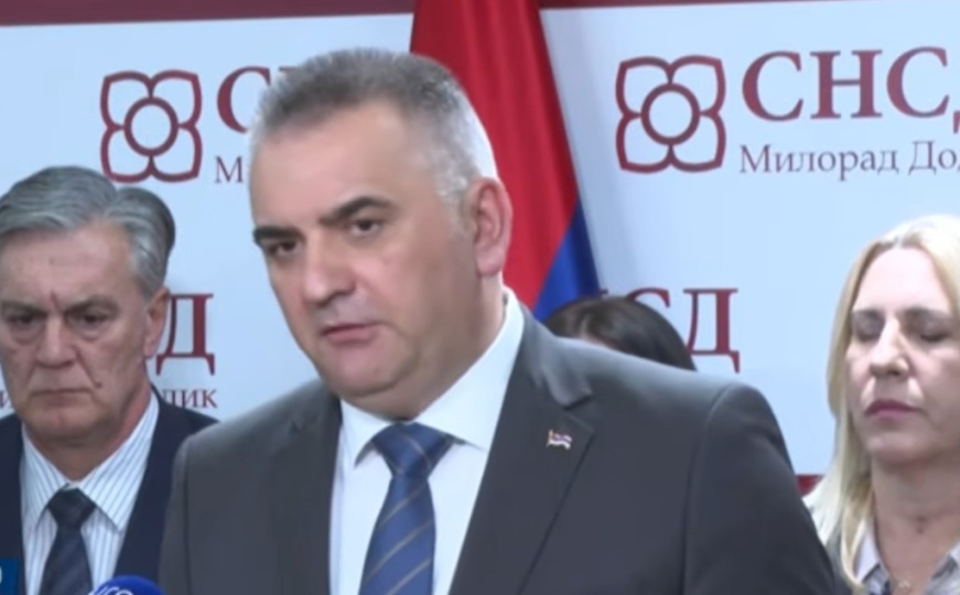 Minić o lobiranju u SAD-u: 'Ugovori su legalni, nismo kao Konaković prali prozore za 350.000 dolara' - featured image Minić o lobiranju u SAD-u: 'Ugovori su legalni, nismo kao Konaković prali prozore za 350.000 dolara' - featured image